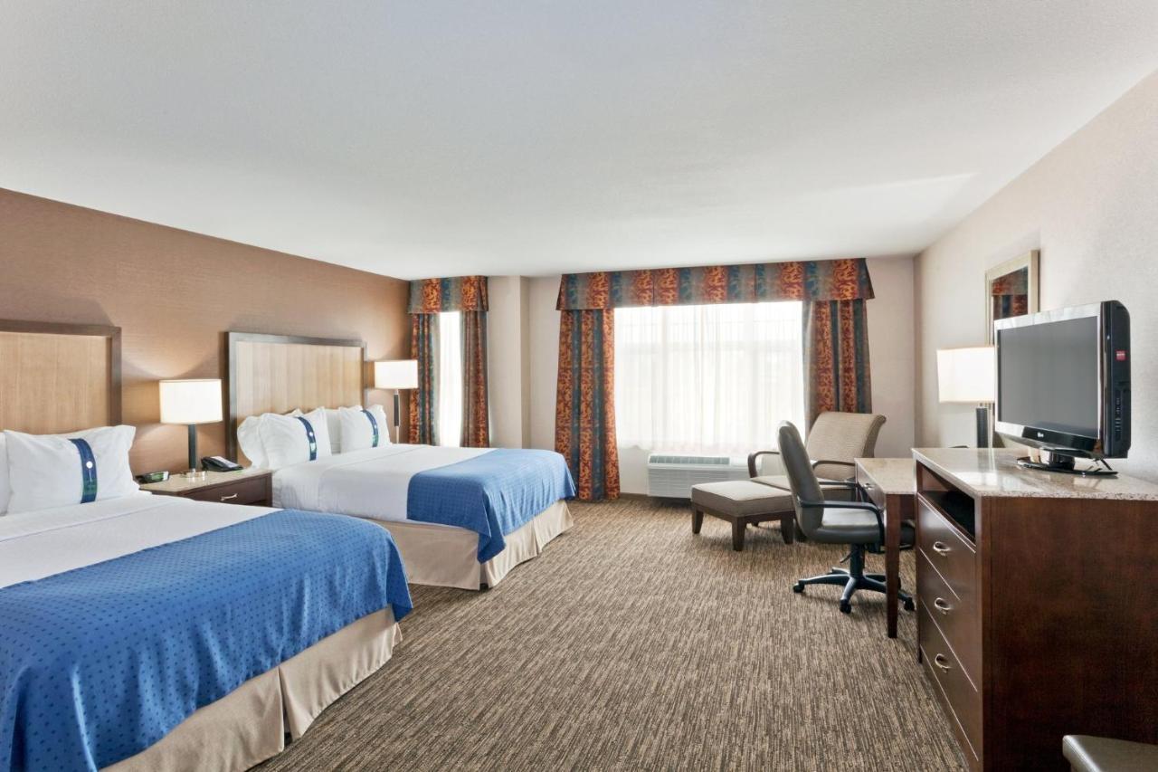 Holiday Inn Hotel & Suites Surrey East - Cloverdale By Ihg Экстерьер фото