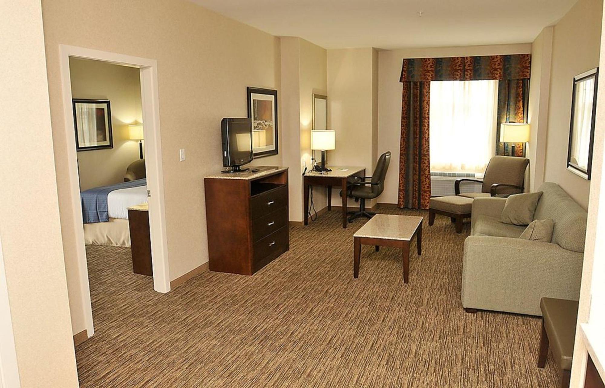 Holiday Inn Hotel & Suites Surrey East - Cloverdale By Ihg Экстерьер фото
