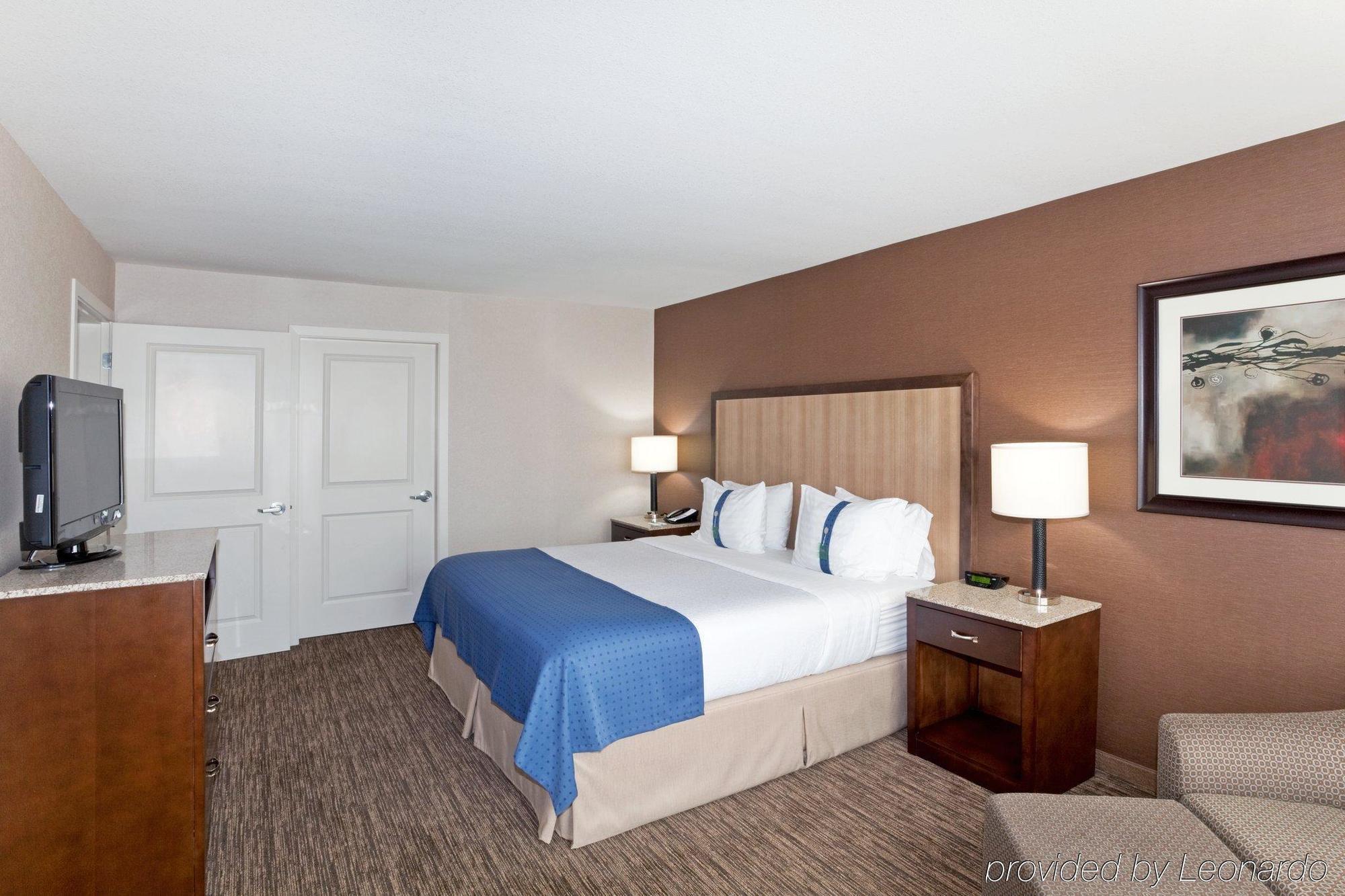 Holiday Inn Hotel & Suites Surrey East - Cloverdale By Ihg Номер фото