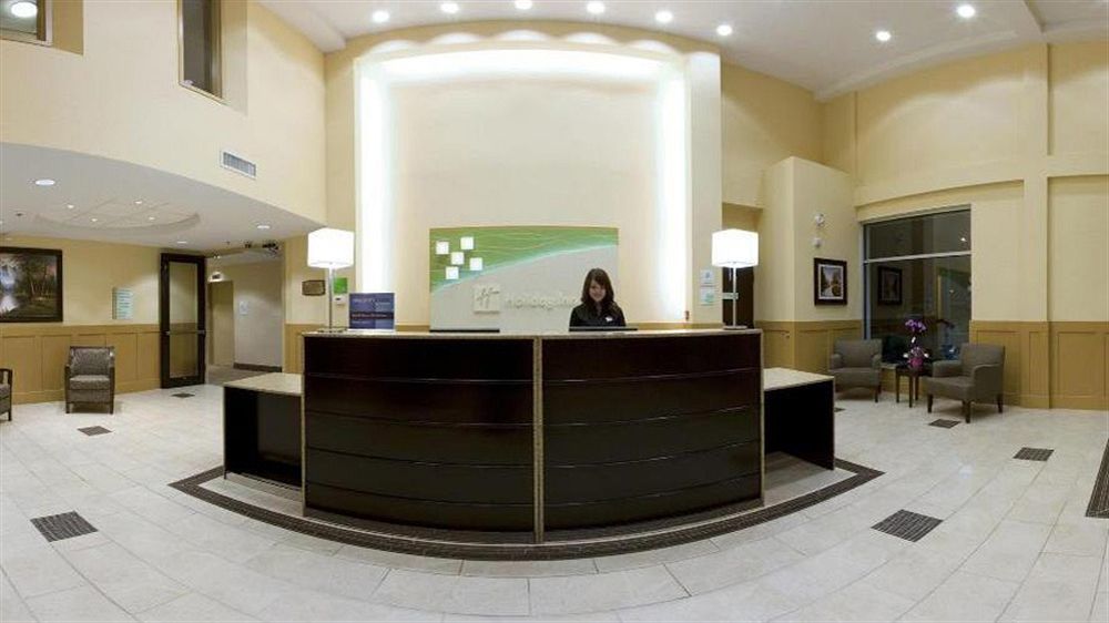 Holiday Inn Hotel & Suites Surrey East - Cloverdale By Ihg Интерьер фото