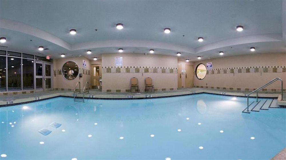Holiday Inn Hotel & Suites Surrey East - Cloverdale By Ihg Экстерьер фото
