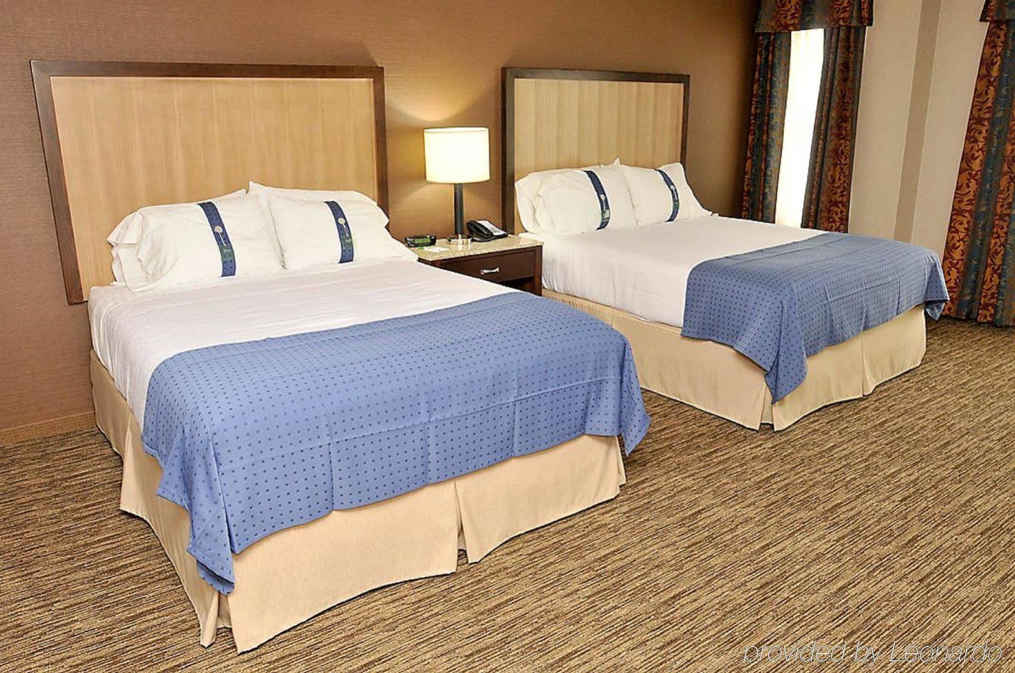 Holiday Inn Hotel & Suites Surrey East - Cloverdale By Ihg Номер фото
