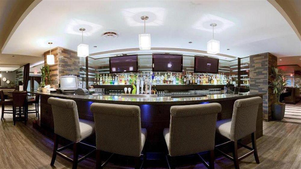 Holiday Inn Hotel & Suites Surrey East - Cloverdale By Ihg Экстерьер фото